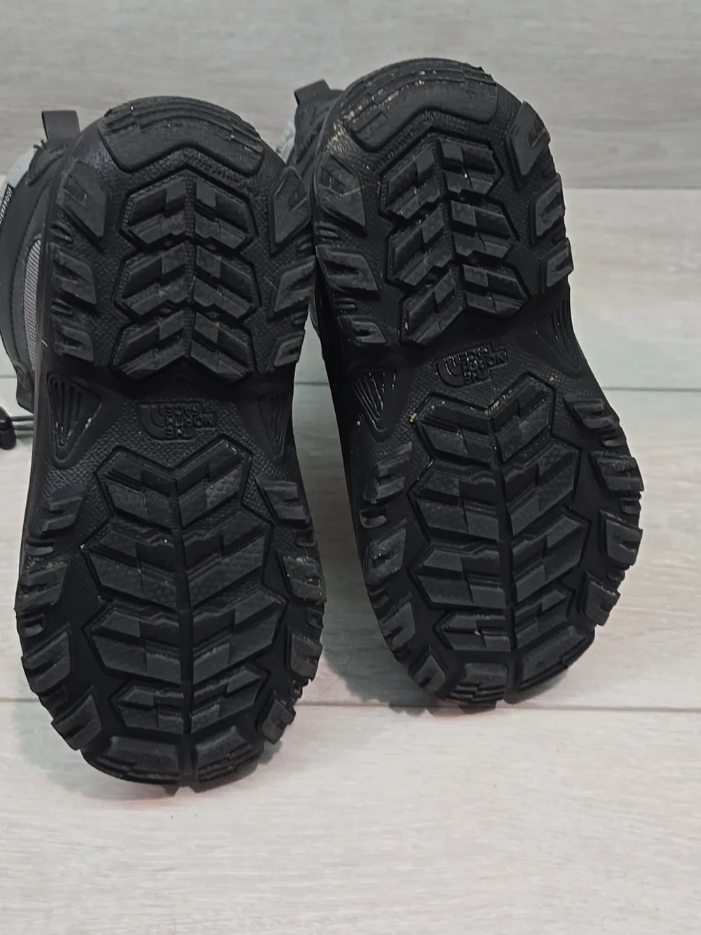 The North Face Kids' Boy Waterproof Insulated Winter Boots Shoes Sz 2